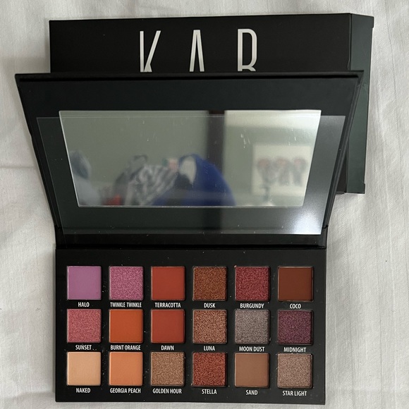 Brand 🆕 KAB Cosmetics Day + Night Eyeshadow Palette - Picture 3 of 9